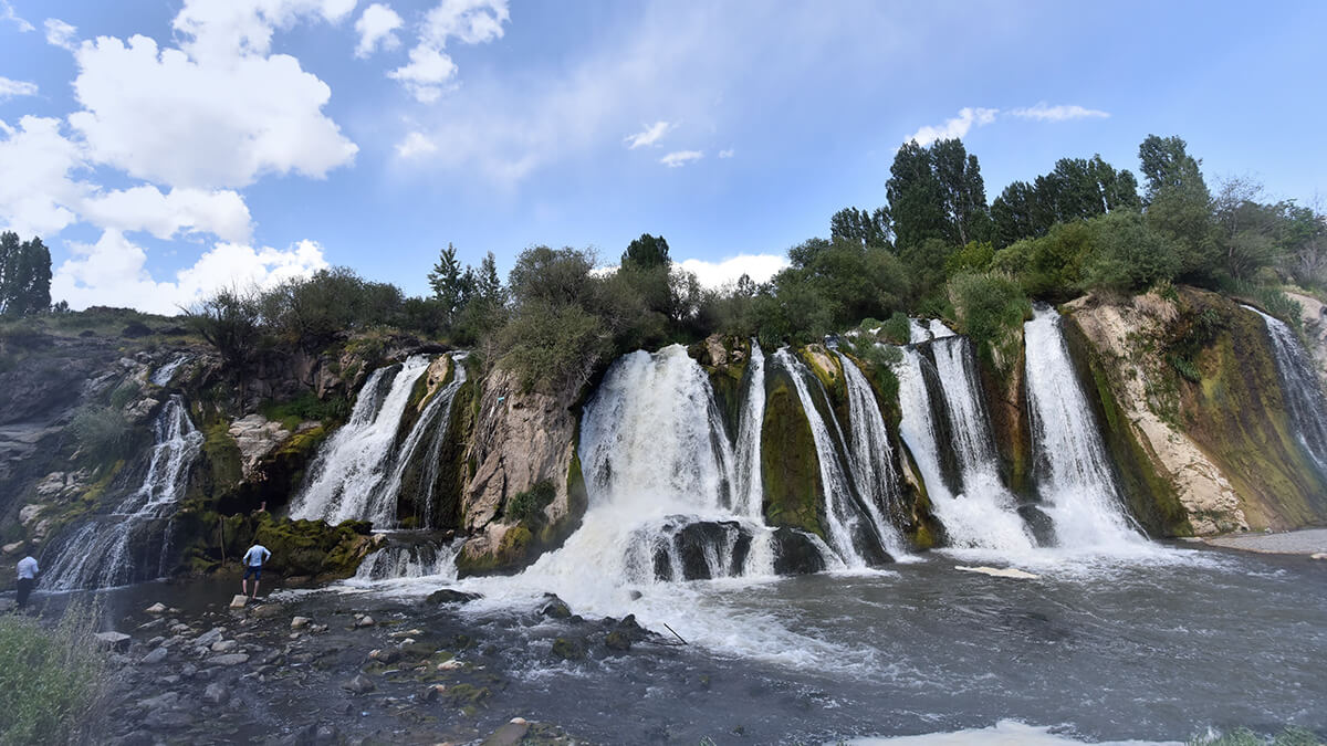 بهترین زمان سفر به وان ترکیه تور وان ترکیه بهترین فصل سفر به وان ترکیه جاهای دیدنی وان