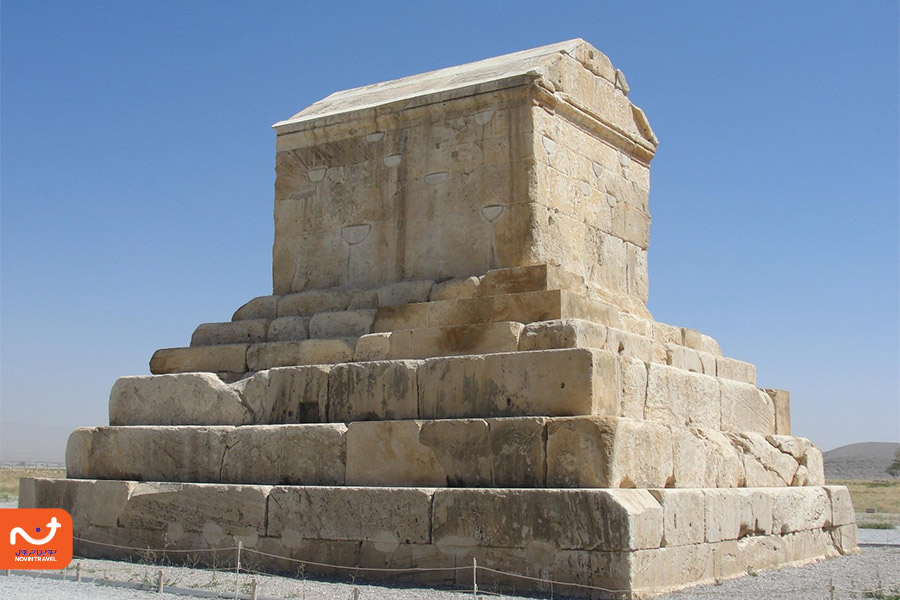 مقبره کوروش هخامنشی در تخت جمشید شیراز