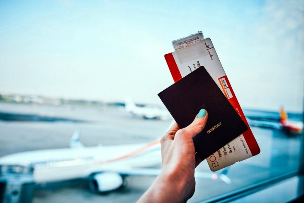 مدارک بازم برای گرفتن پاسپورت گرفتن گذرنامه تمدید گذرنامه تمدید پاسپورت بلیط هواپیما مدارک لازم برای گرفتن گذرنامه