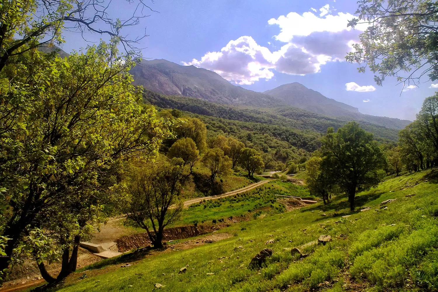 روستای ایستا؛ عجیب‌ترین روستای ایران | نوین‌ تراول