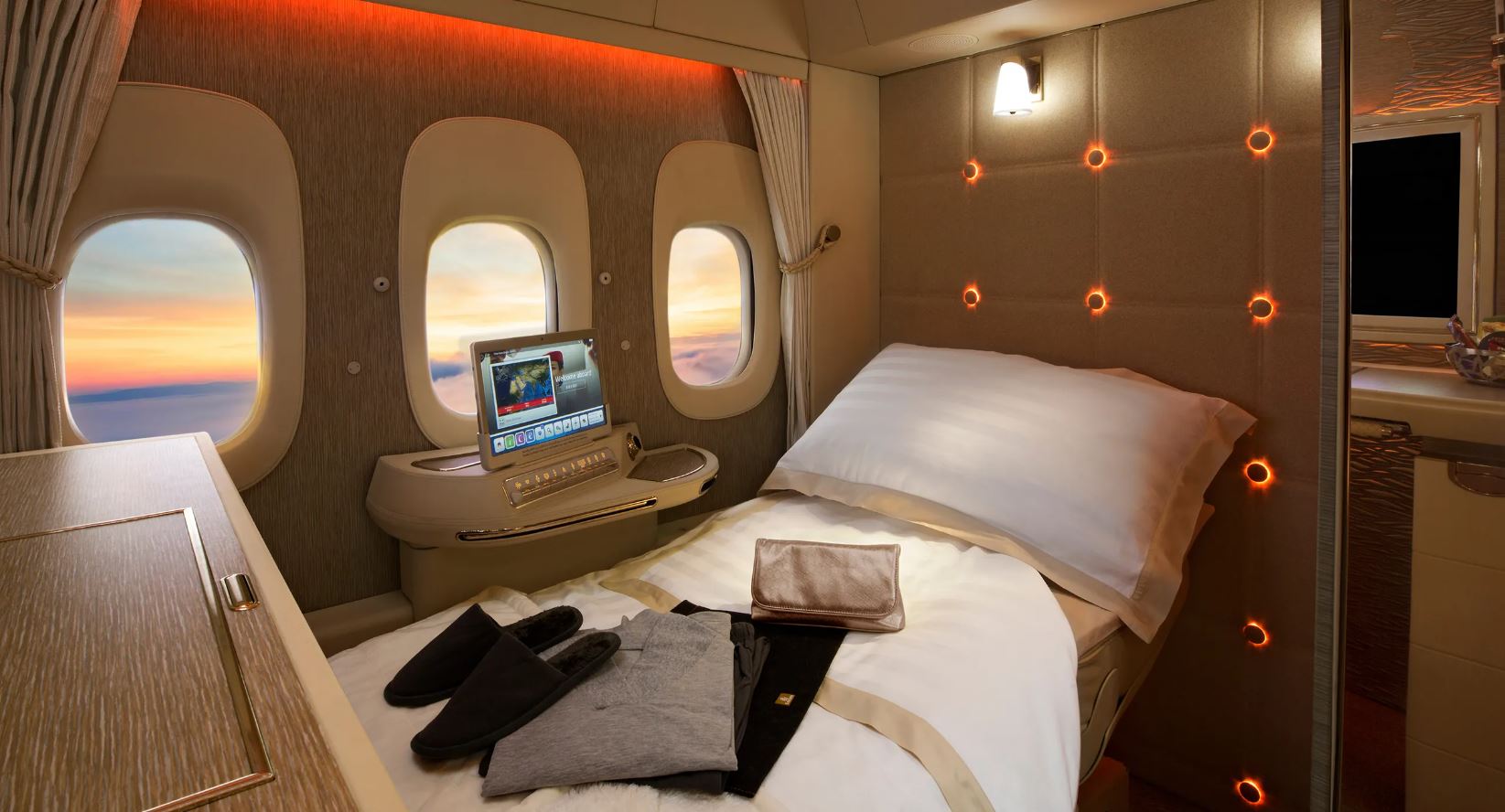 لوکس ترین ایرلاین