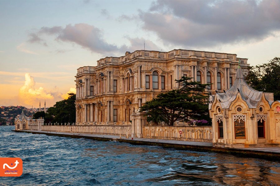  کاخ بیلربی از جاذبه‌‌های ساحل آسیایی تنگه بسفر استانبول است
