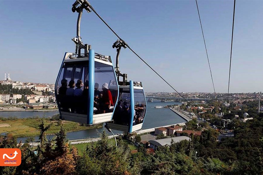 تله کابین استانبول روی تپه پیرلوتی چشم‌اندازی بسیار زیبا به بسفر و خلیج شاخ طلایی دارد