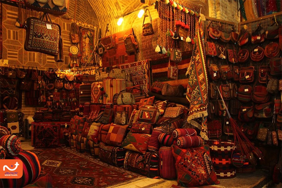 تصاویر بازار بزرگ استانبول؛ در بازار بزرگ استانبول تقریبا همه اقلام از فرش و پوشاک و ادویه تا چرم و عتیقه‌جات به‌فروش می‌رسد