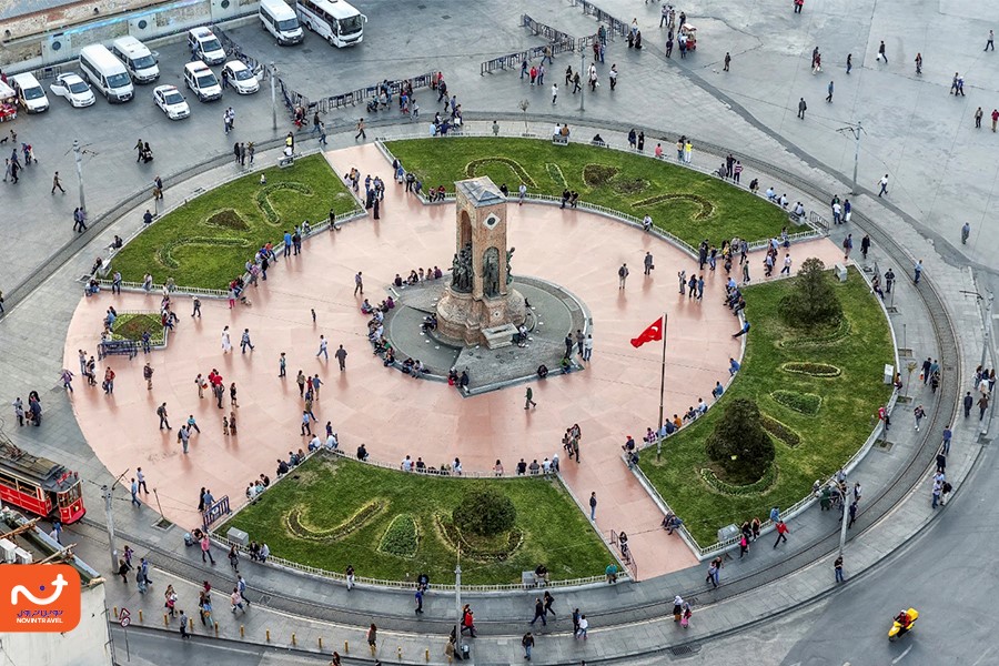  میدان تقسیم یکی از اصلی‌ترین نمادهای استانبول و مقاصد گردشگری در این شهر است