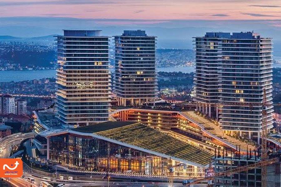 طبقات بالای هتل رافلز، ویوی بی‌نظیری از استانبول را برای مهمانان فراهم می‌آورد.