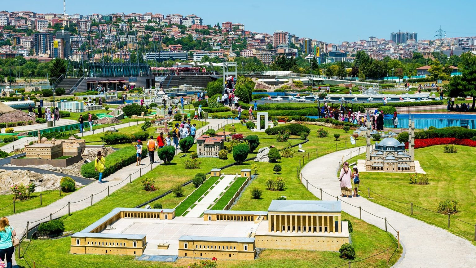 گردش در پارک مینیاتورک استانبول؛ تماشای ترکیه کوچک