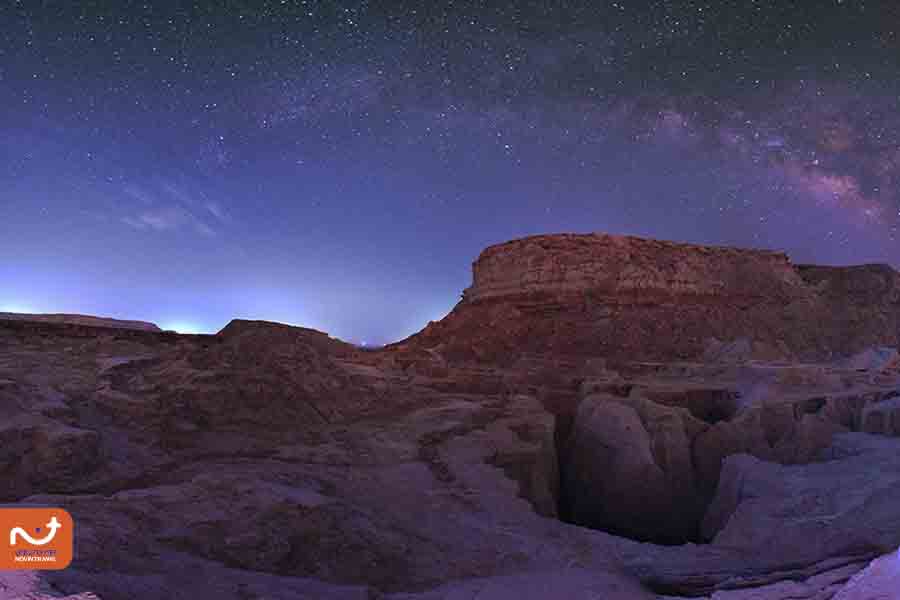 دره ستارگان، آسمانی دیدنی در شب دارد