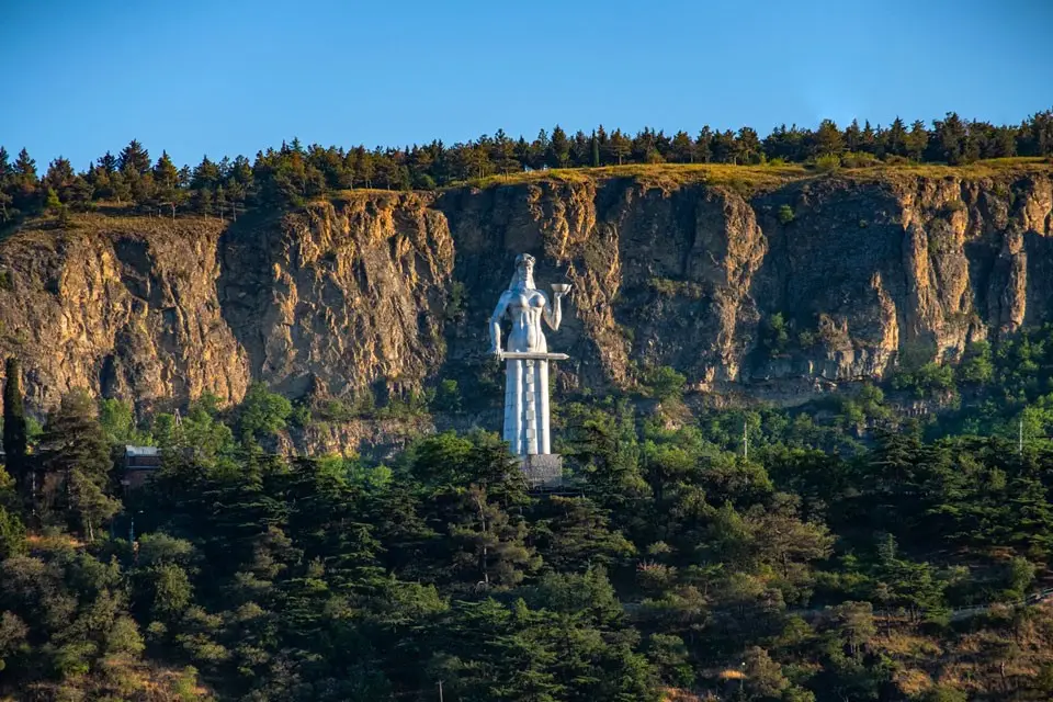 کارتلیس ددا، مجسمه مادر گرجستان