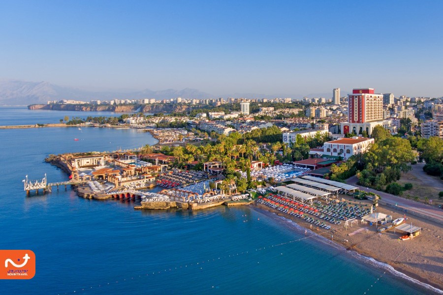 از جمله بهترین ساحل های آنتالیا می‌توان به ساحل لارا اشاره کرد. 