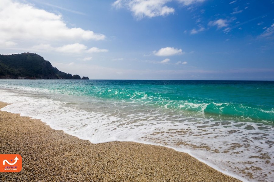 از بهترین ساحل‌های آنتالیا برای شنا می‌توان به ساحل آلانیا نزدیک آنتالیا اشاره کرد. 