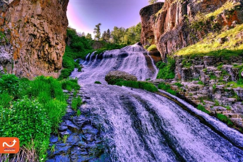 آبشار جرموک یکی از مناطق طبیعی و از بهترین مکان های دیدنی ارمنستان است.