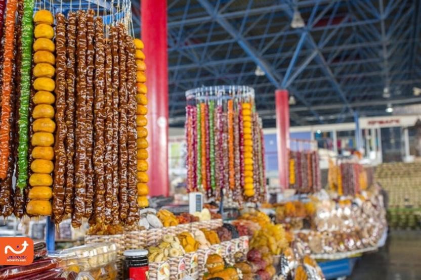 یکی از زیباترین و زنده‌ترین مکان های دیدنی ارمنستان، بازار گوم شوکا است. 