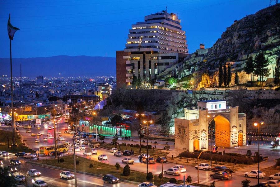 جاهای دیدنی شیراز در شب