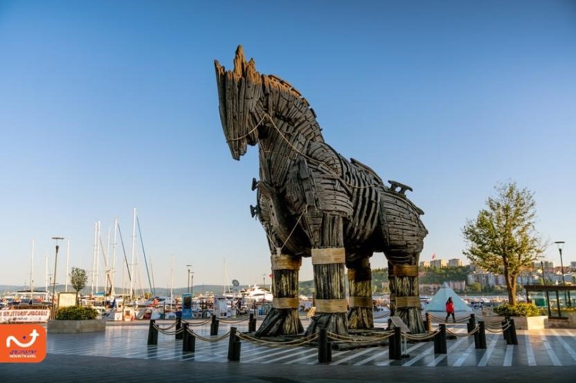 با سفر به شهر ارزان چاناک قلعه ترکیه، با زادگاه اسب تروآ آشنا خواهید شد. 