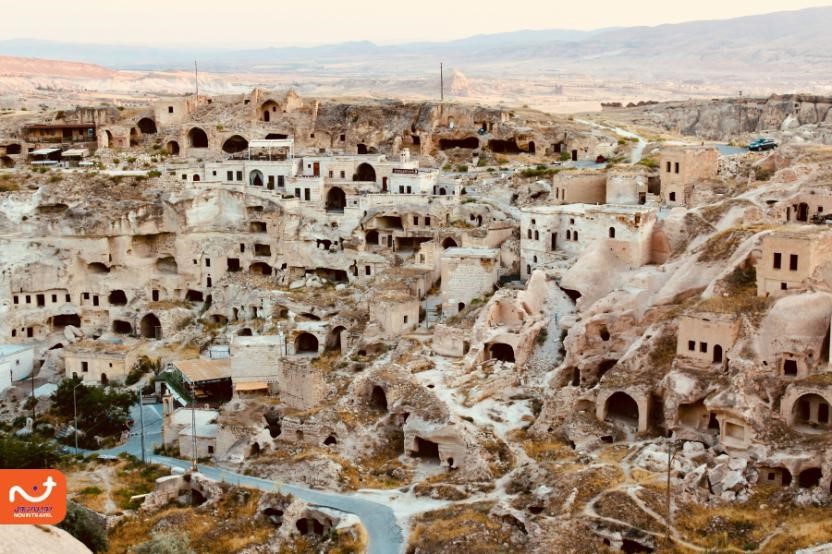 شهر تاریخی کاپادوکیه یکی از مقاصد محبوب سفر در ارزان‌ترین شهر ترکیه برای سفر است. 