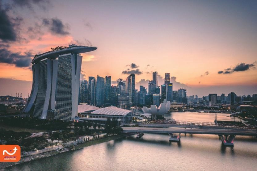 یکی از نمادهای سنگاپور مارینا بی سندز است. 