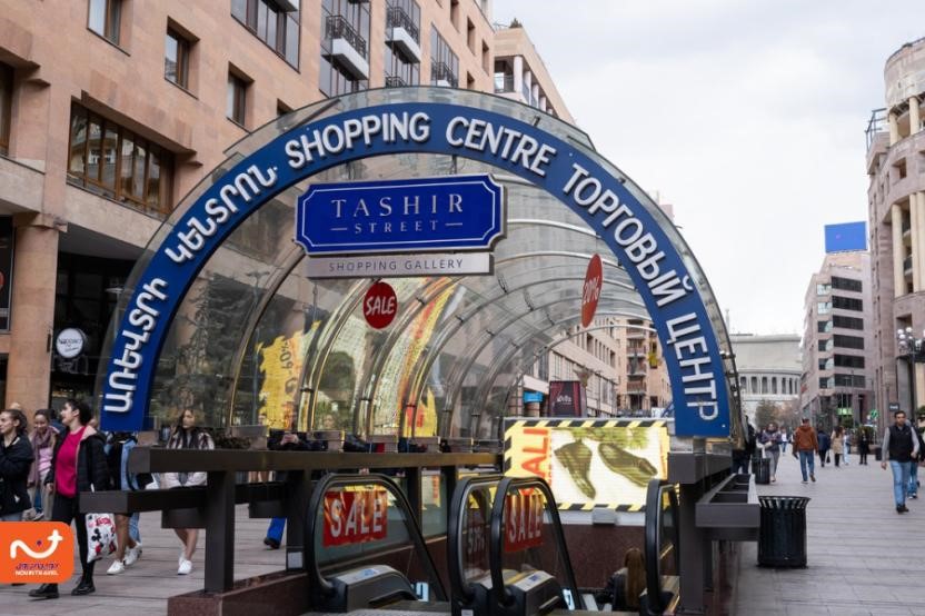 پس از دیدن جاهای دیدنی ارمنستان می‌توانید برای خرید به مرکز خرید تاشیر استریت بروید. 