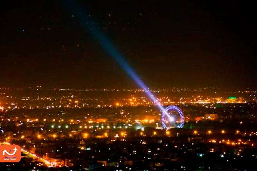 تصویر زیبای نورپردازی چرخ و فلک پارک ملت در شب