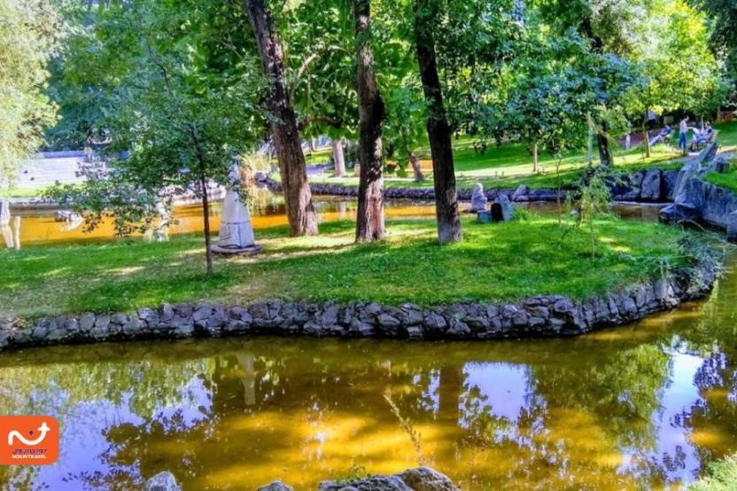 پارک عشاق ایروان با فضای رمانتیک، از جاهای گردشگری ارمنستان است. 