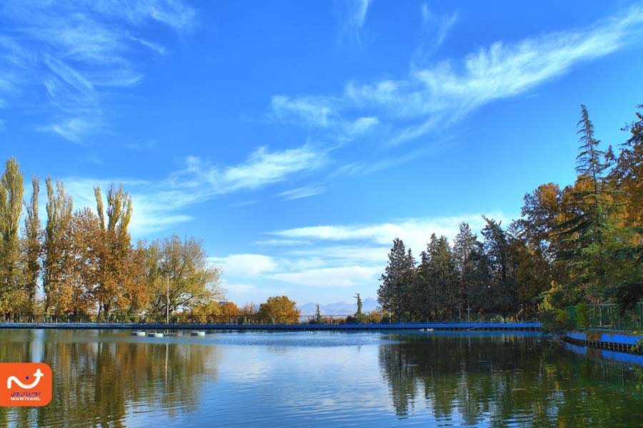 نمایی از دریاچه مصنوعی پارک ملت