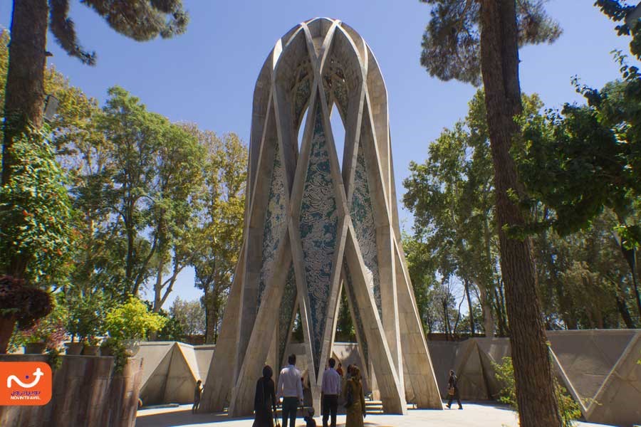آرامگاه خیام در نیشابور؛ یکی از بهترین شهرهای ایران برای مسافرت نوروزی