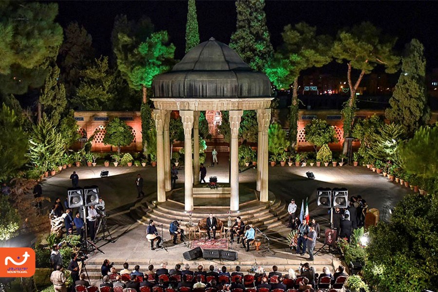 تصویری از مراسم بزرگداشت حافظ در حافظیه شیراز