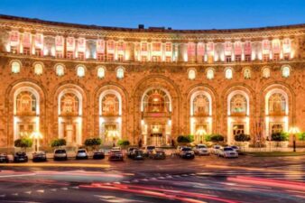 نمایی زیبا از میدان جمهوری ارمنستان.