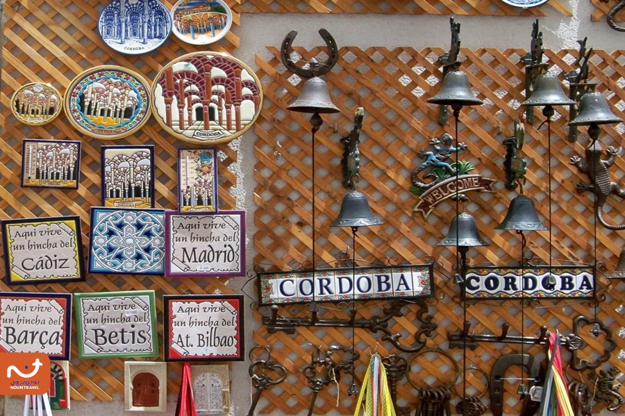 اشیای کوچک تزئینی؛ سوغات اقتصادی اسپانیا