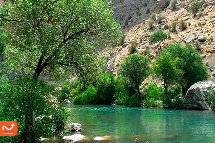 چشمه ابوالمهدی؛ یکی از جاهای دیدنی نزدیک مقبره کوروش