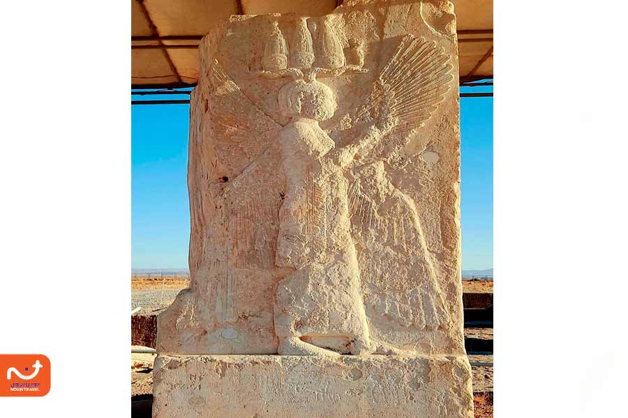 سنگ‌نگاره انسان بالدار (پاسارگاد)؛ نزدیک آرامگاه کوروش