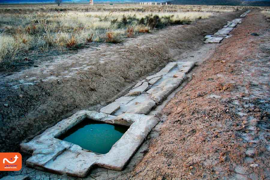 تصویر آبراهه‌های باغ شاهی در مجموعه پاسارگاد و نزدیک مقبره کوروش