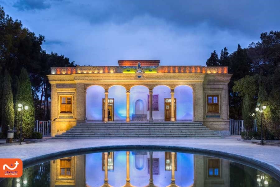 نمایی از آتشکده یزد در شب