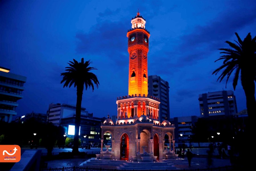 برج ساعت در ازمیر در شب