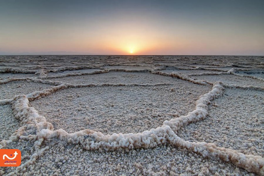 دریاچه نمک خور از زیباترین جاهای دیدنی کویر مصر اصفهان است.
