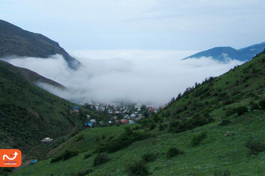 در روستای جواهرده کوهها، چشمههای آب معدنی و آبشارهای زیبایی قرار گرفته است