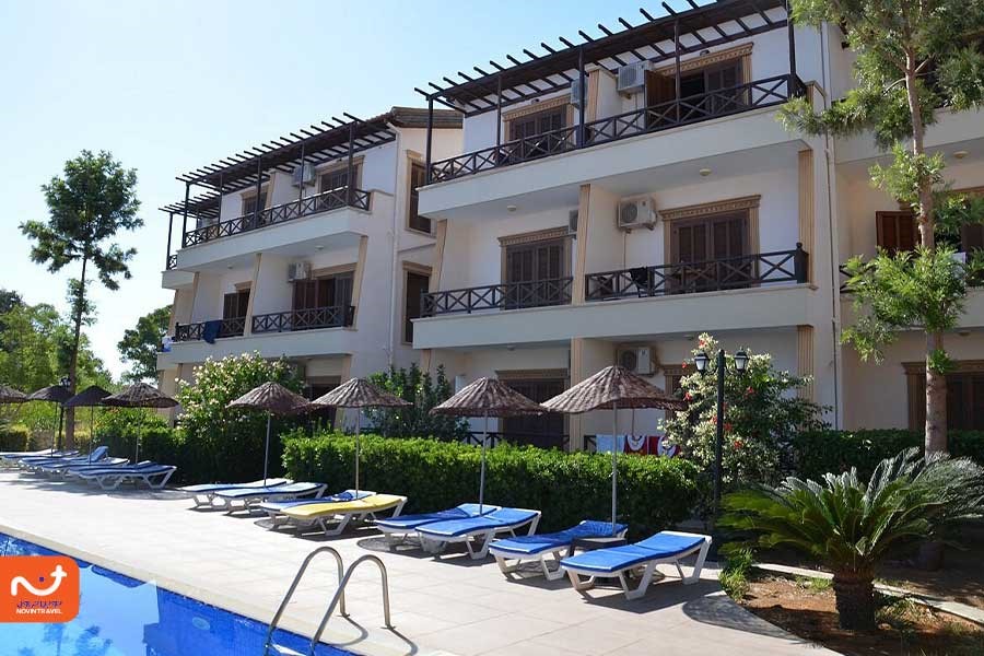 نمایی از یکی از هتل‌های اطراف چشمه‌های آبگرم ویونیلی