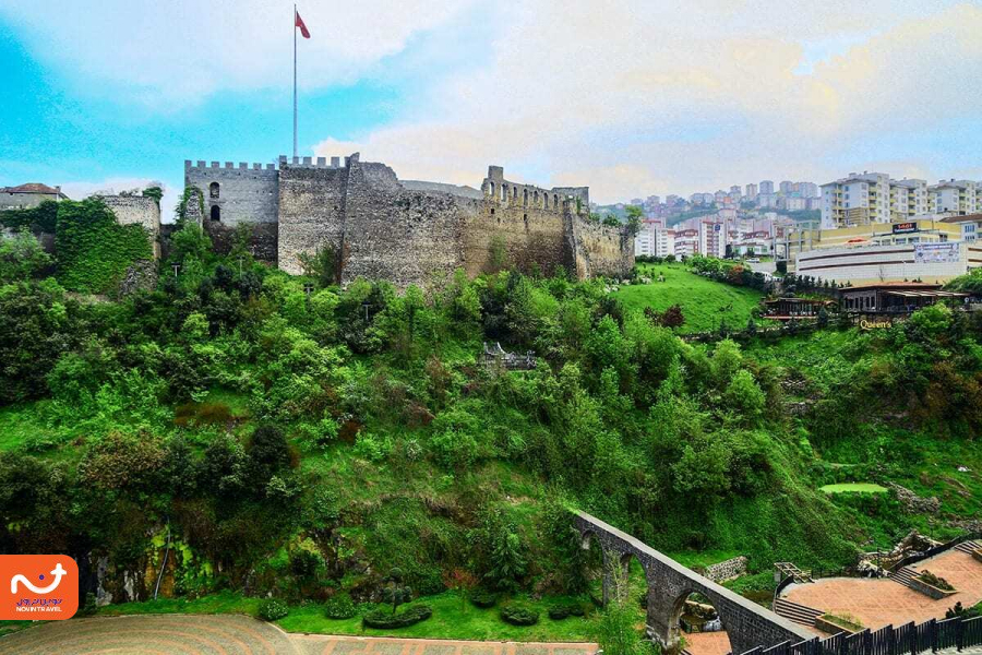 قلعه ترابزون  نیز از دیگر آثار تاریخی دیدنی در ترابزون است.