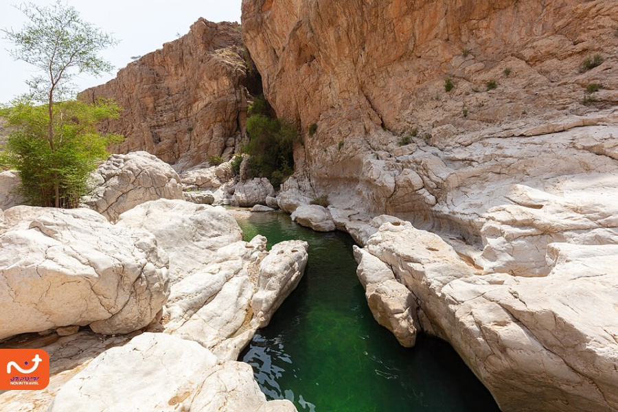 با حدود ۳ ساعت رانندگی از مسقط به وادی بنی خالد می‌رسید.