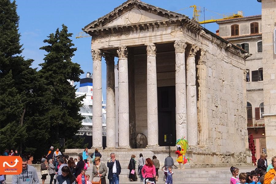 معبد آگوستوس