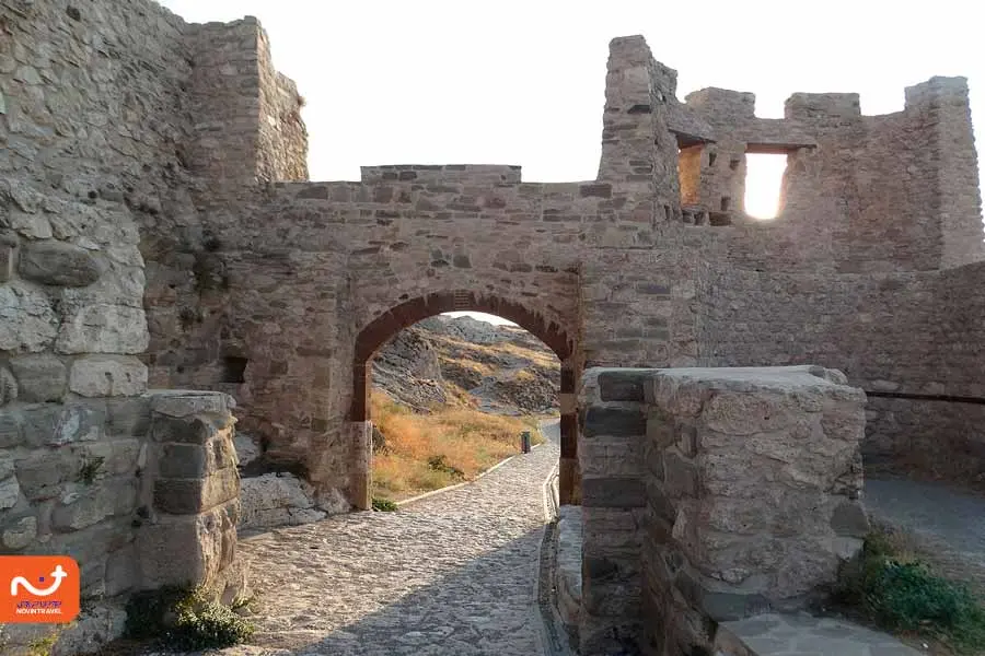 بخشی از قلعه وان