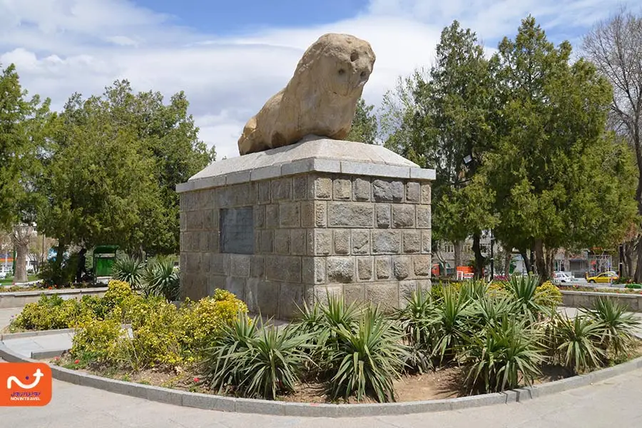 مجسمه شیر سنگی در نزدیکی هگمتانه