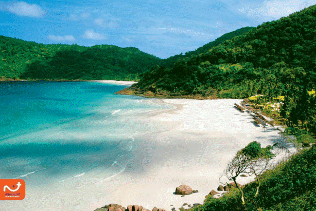 ساحل زیبا و سفید جزیره های مالزی