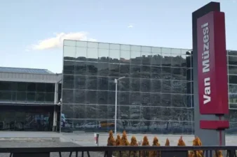 موزه وان کجاست؟