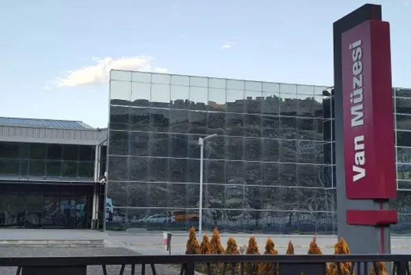 موزه وان کجاست؟