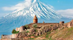 در سفر به ارمنستان دلار بخریم یا درام؟