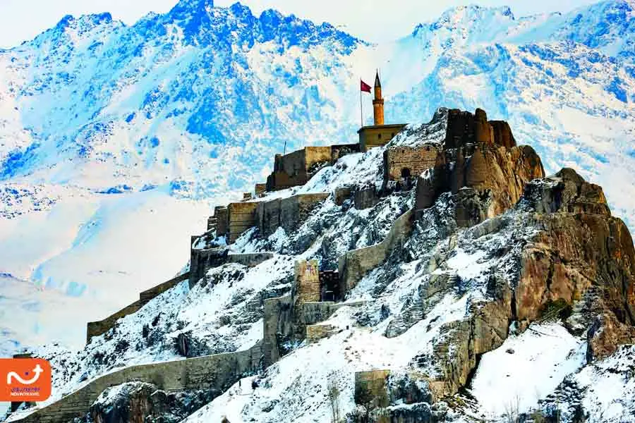 بازدید از قلعه وان و کتیبه خشایارشا در زمستان