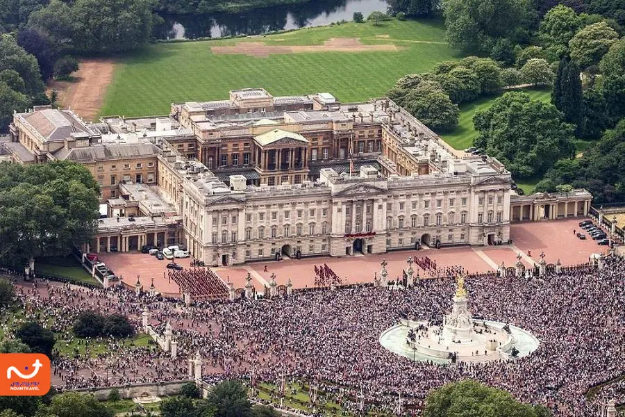 کاخ باکینگهام از جاهای دیدنی انگلیس