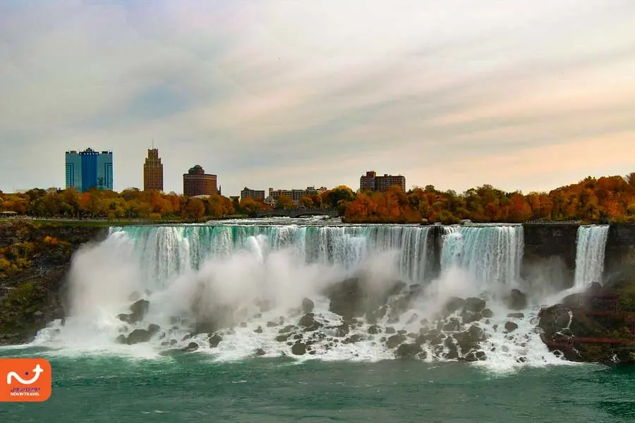 آبشار نیاگارا در پاییز