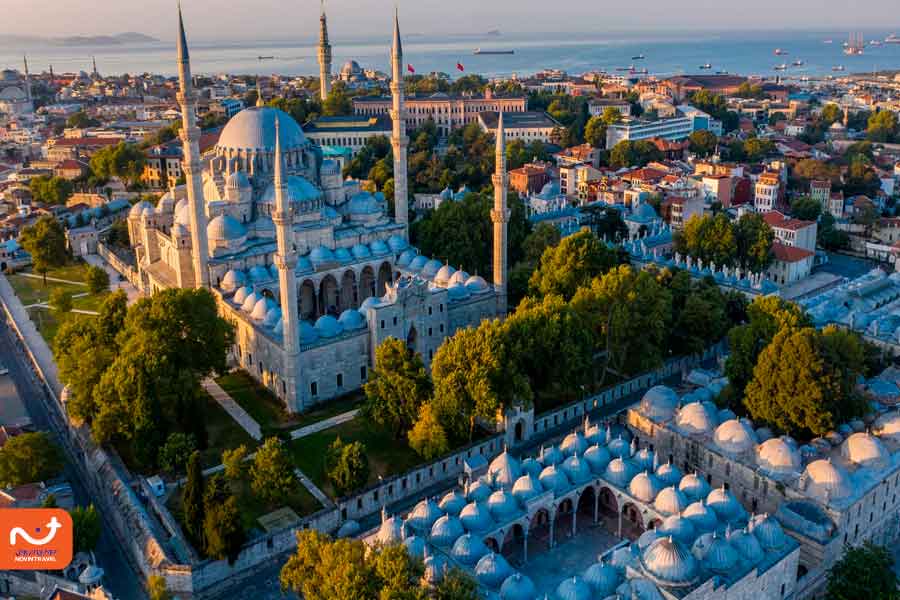 مسجد سلیمانیه در نزدیکی امینونو